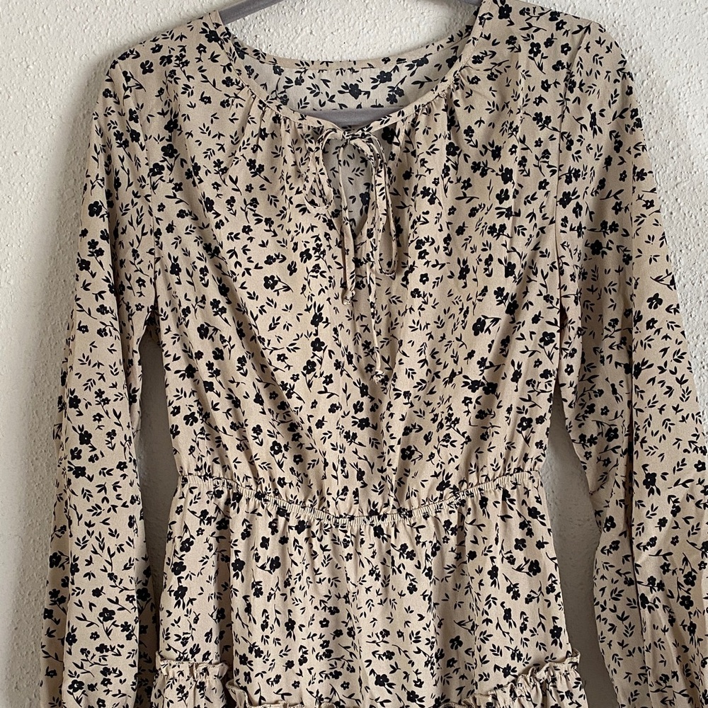 SHEIN Beige and Black Floral Long Sleeve Dress - Picture 4 of 8